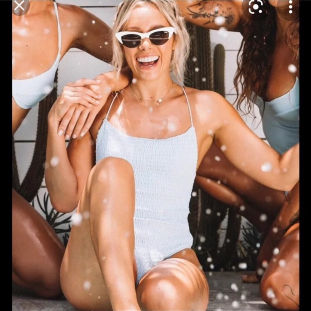 White Fox Boutique x Sarah’s Day Venus ruched one piece swimsuit ☀️